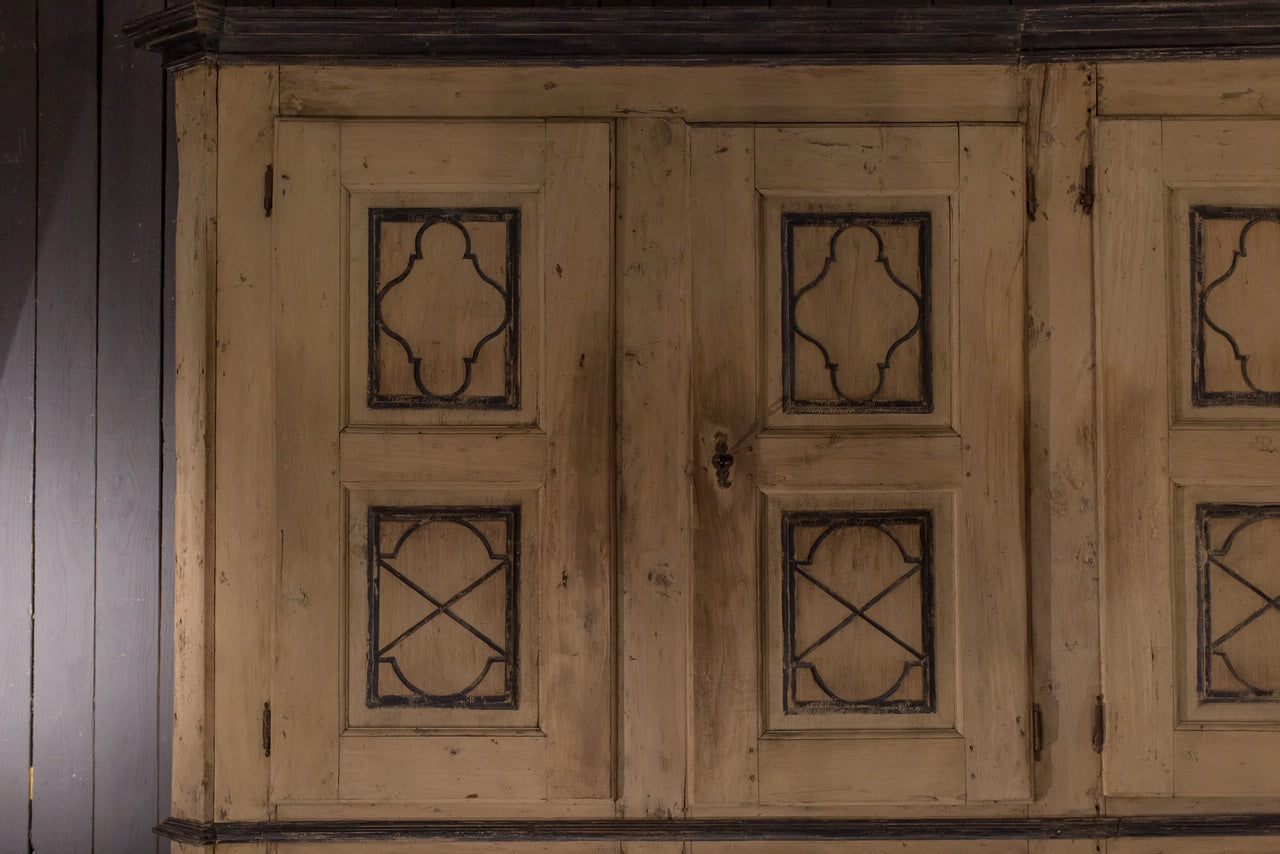 Very large 17th Century Italian cabinetry boiserie