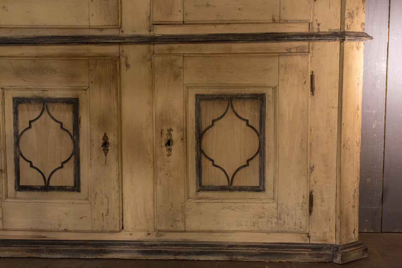 Very large 17th Century Italian cabinetry boiserie