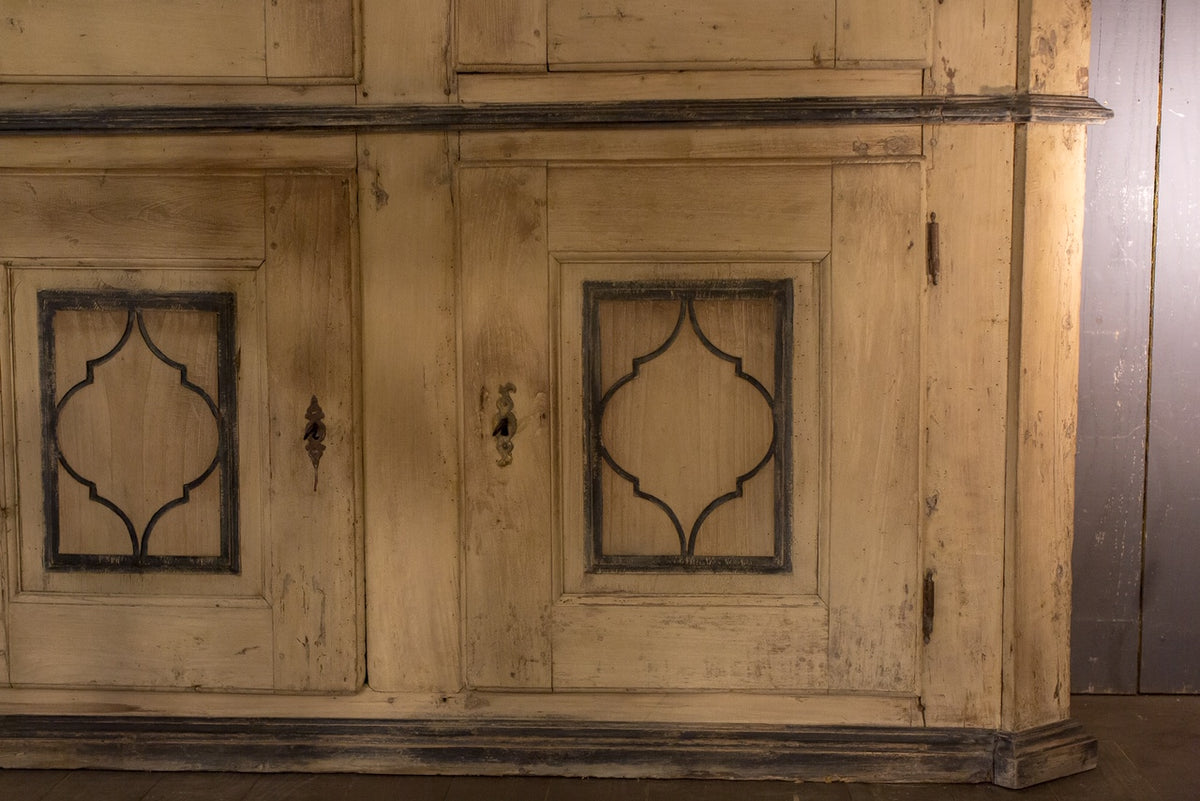 Very large 17th Century Italian cabinetry boiserie
