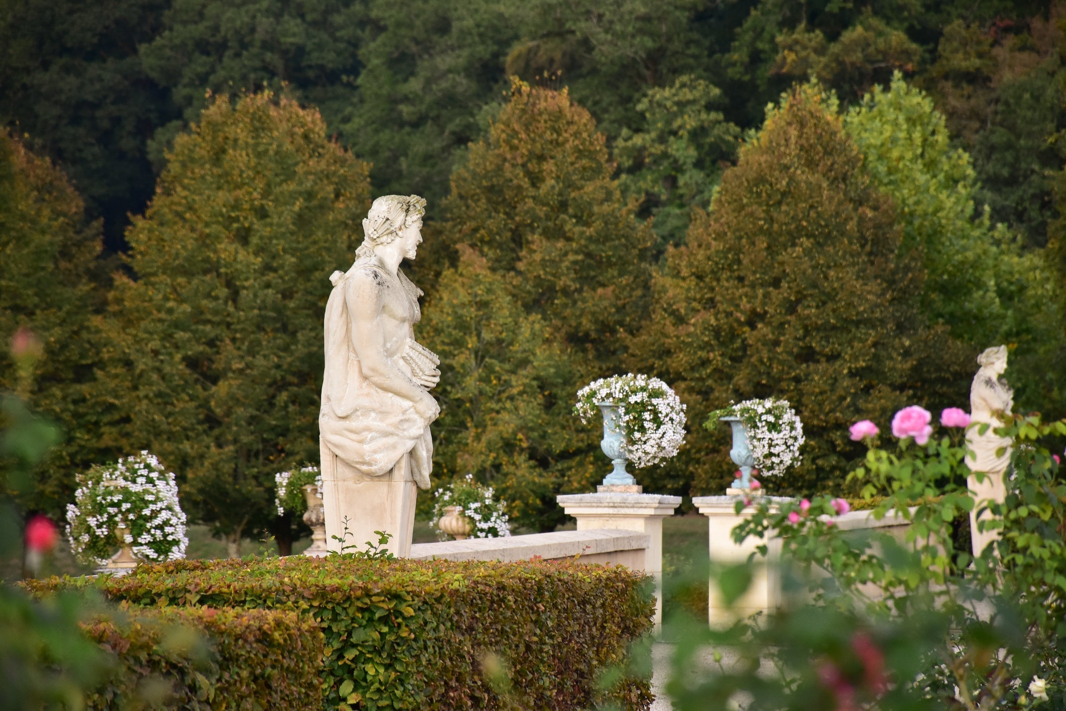 Choosing antiques for the garden