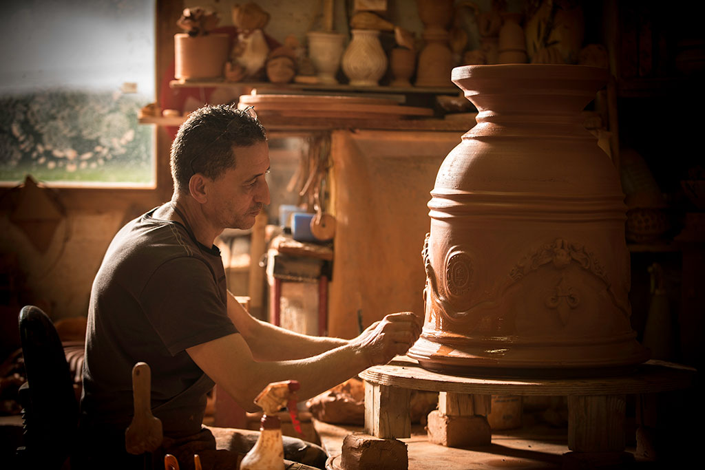 The Anduze urn. Timeless French elegance