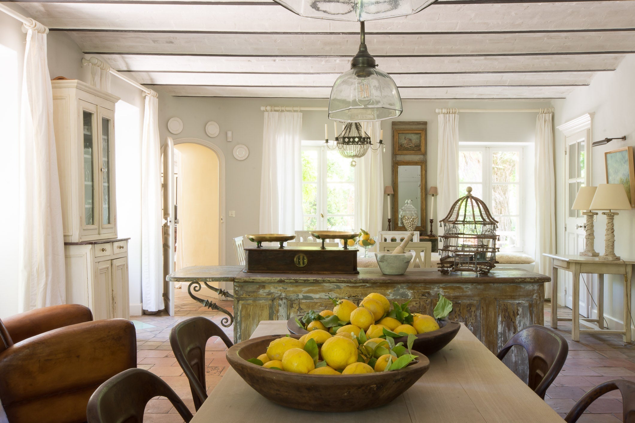 Six ways to create your modern farmhouse kitchen