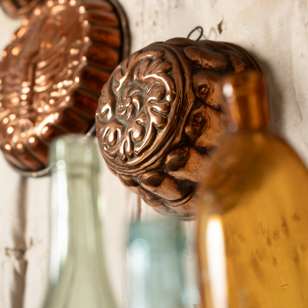 Antique Décor for French Country Kitchens