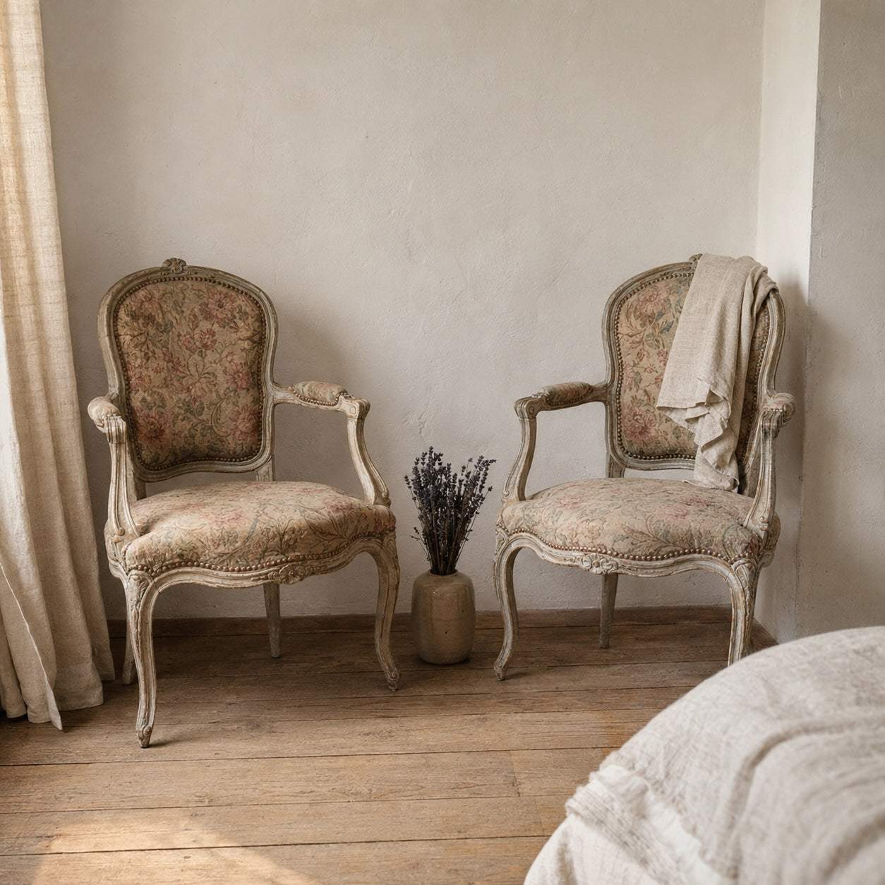 French Chairs & Antique Seating