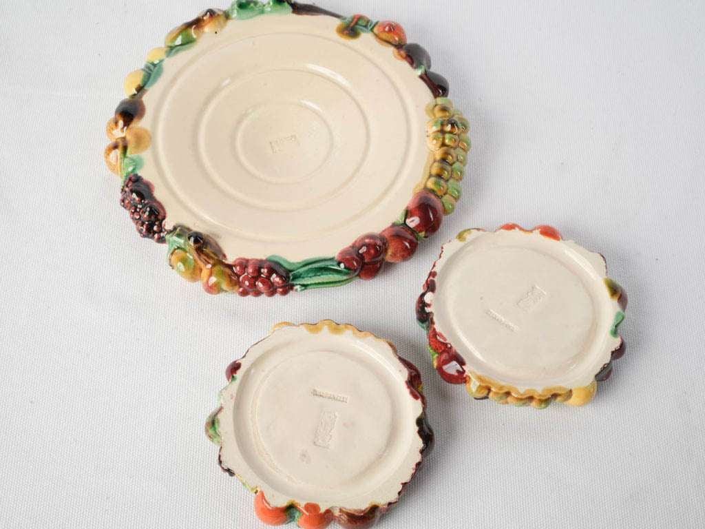 Handcrafted high-relief majolica set  