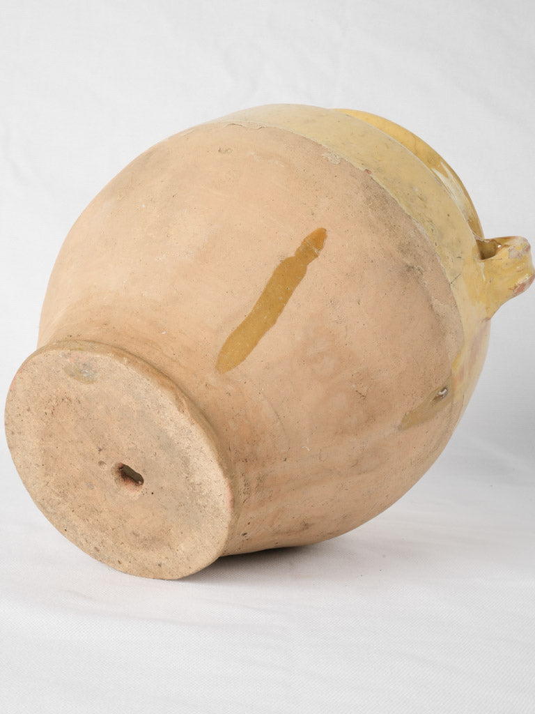 Farmhouse-style confit pot with handles