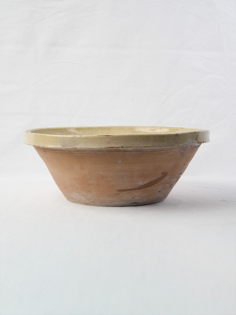 Intricate crazed pattern bowl  
