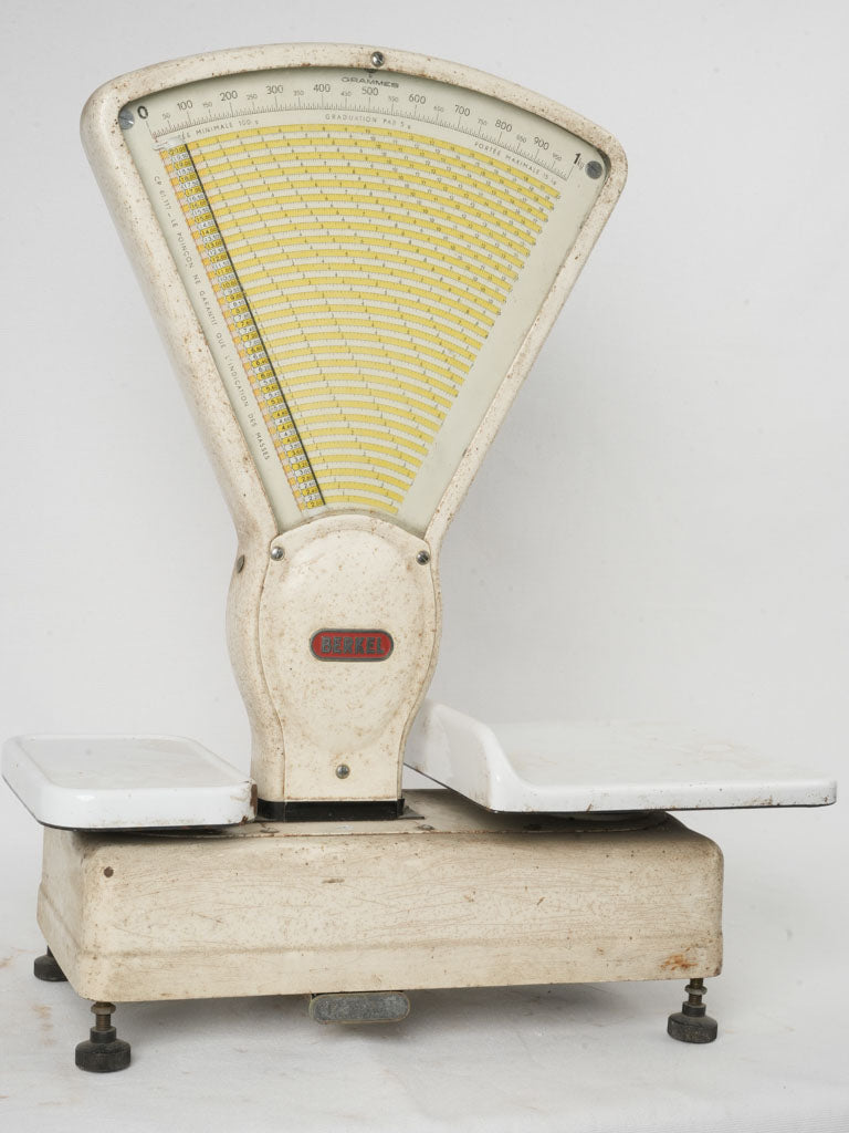 Elegant dual-view weighing scale