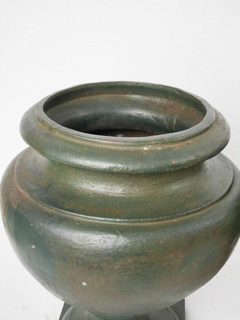 Sophisticated vintage French urns