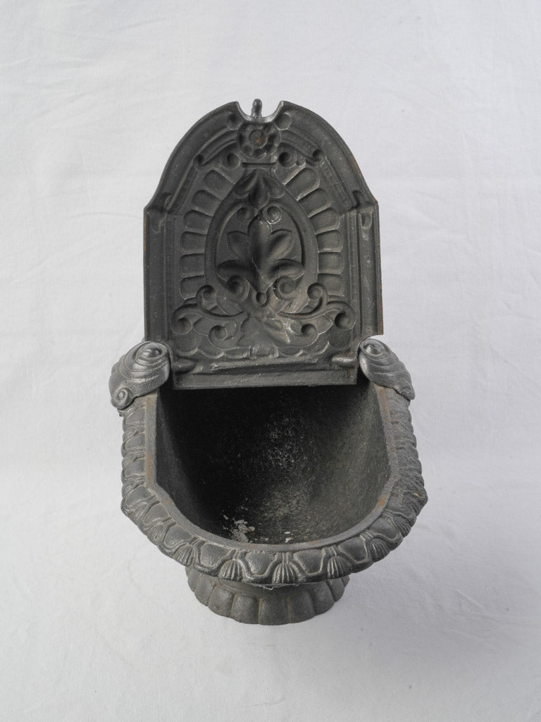 Classical acanthus leaf fire bin  