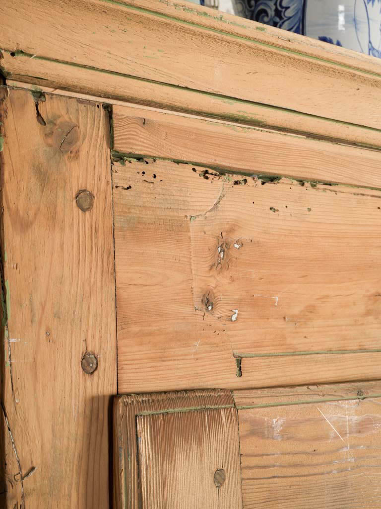 Provencal style airy cupboard