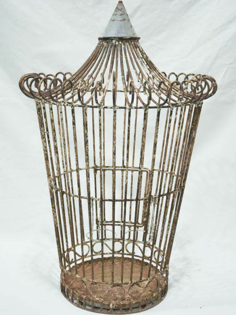Elegant wirework decorative garden birdcage  