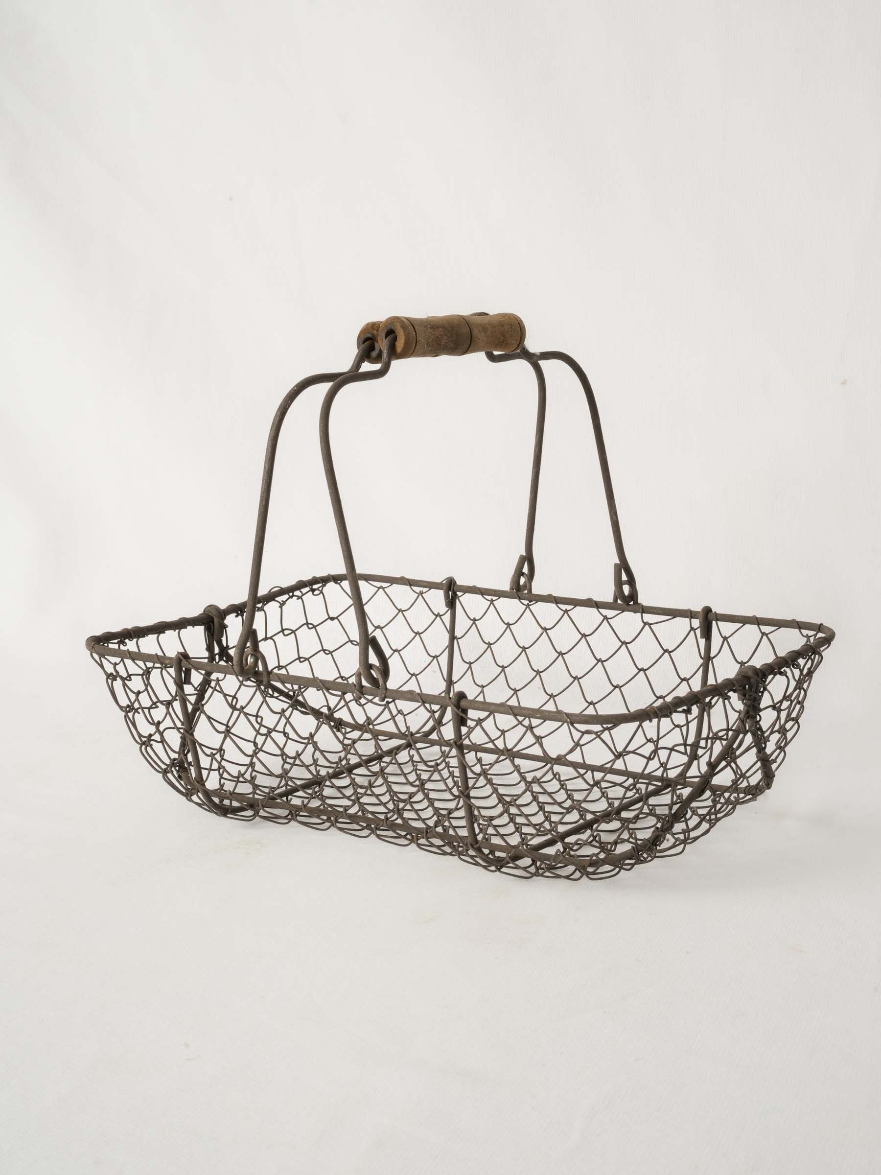 Antique French Wire Basket with Wooden Handle from Chanteduc