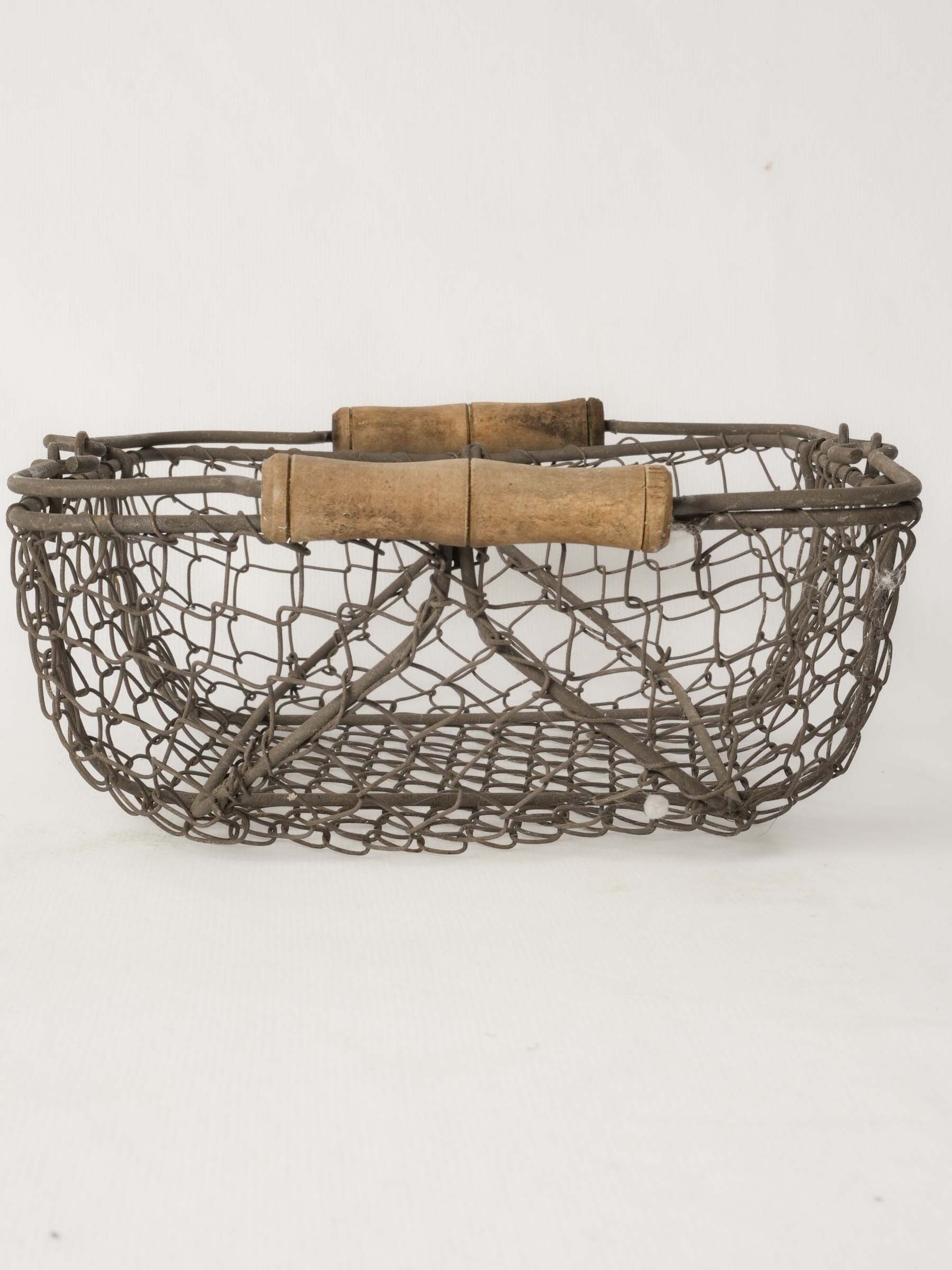Antique French Wire Basket with Wooden Handle from Chanteduc