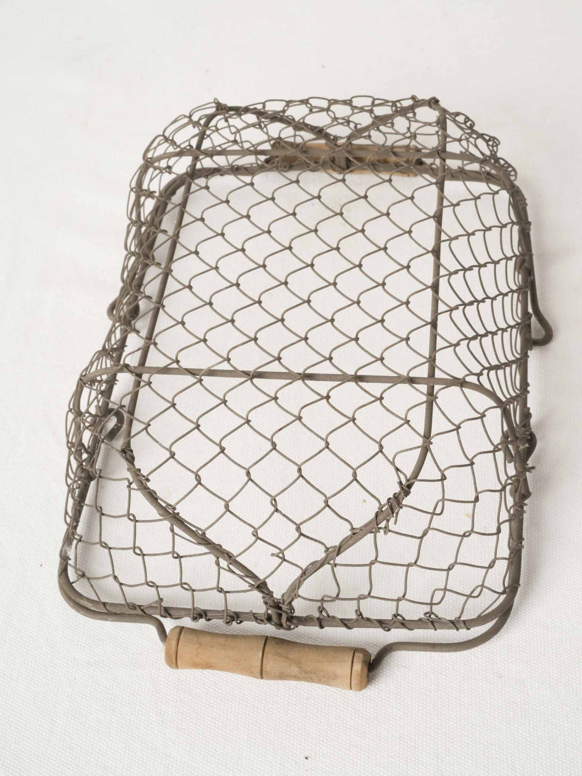 Antique French Wire Basket with Wooden Handle from Chanteduc