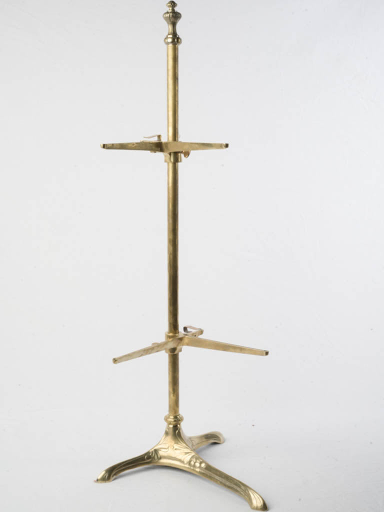 Stylish adjustable arms holder