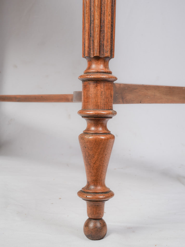 Lively grain drawer washstand