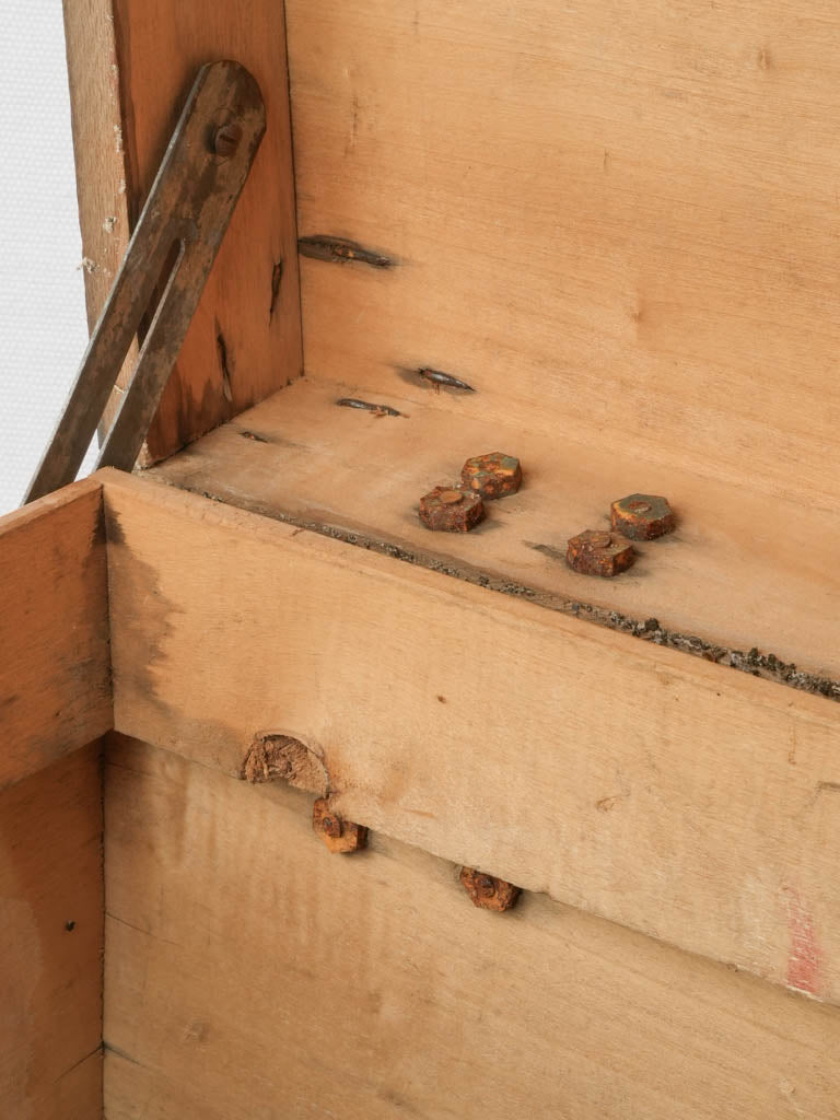 Oxidized zinc decorative chest  