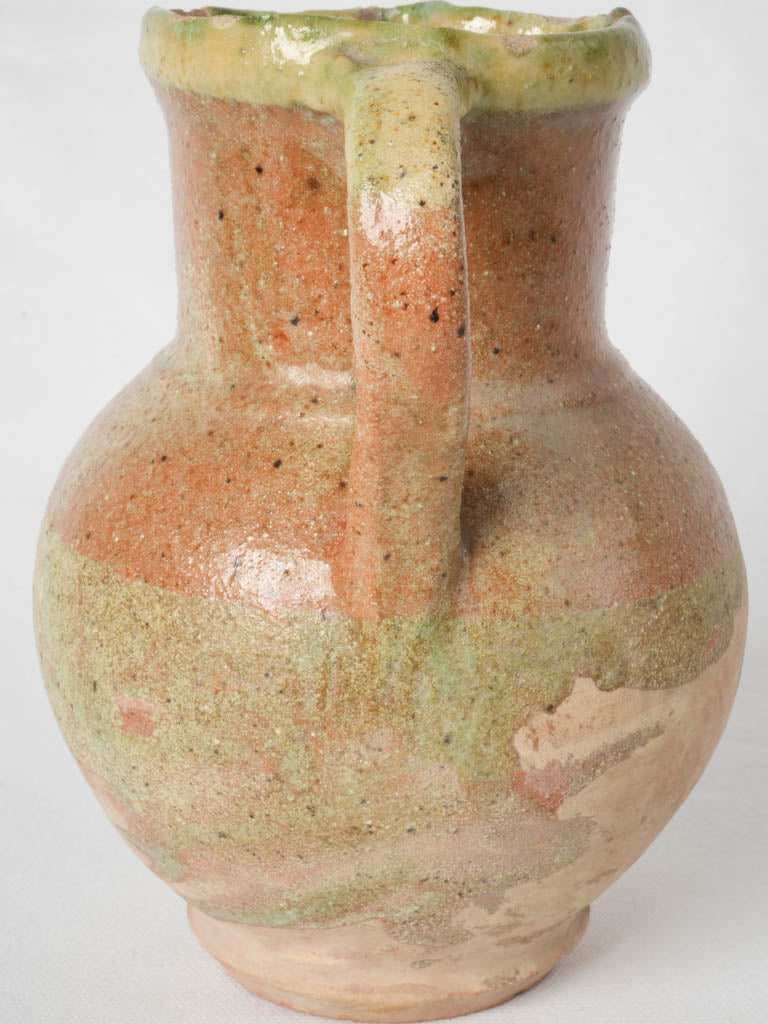 Classic terracotta flower vase - Timeless design