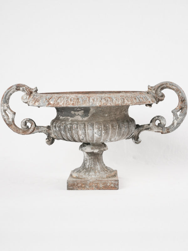 Gray Medici urn w. large handles 13"