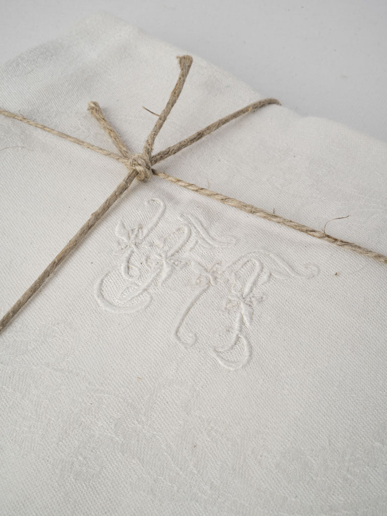Shimmering early 20th-century napkins  
