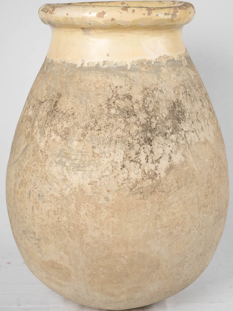 Classic glazed rim antique pottery