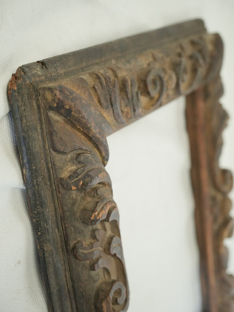 Poetic architectural picture frame  