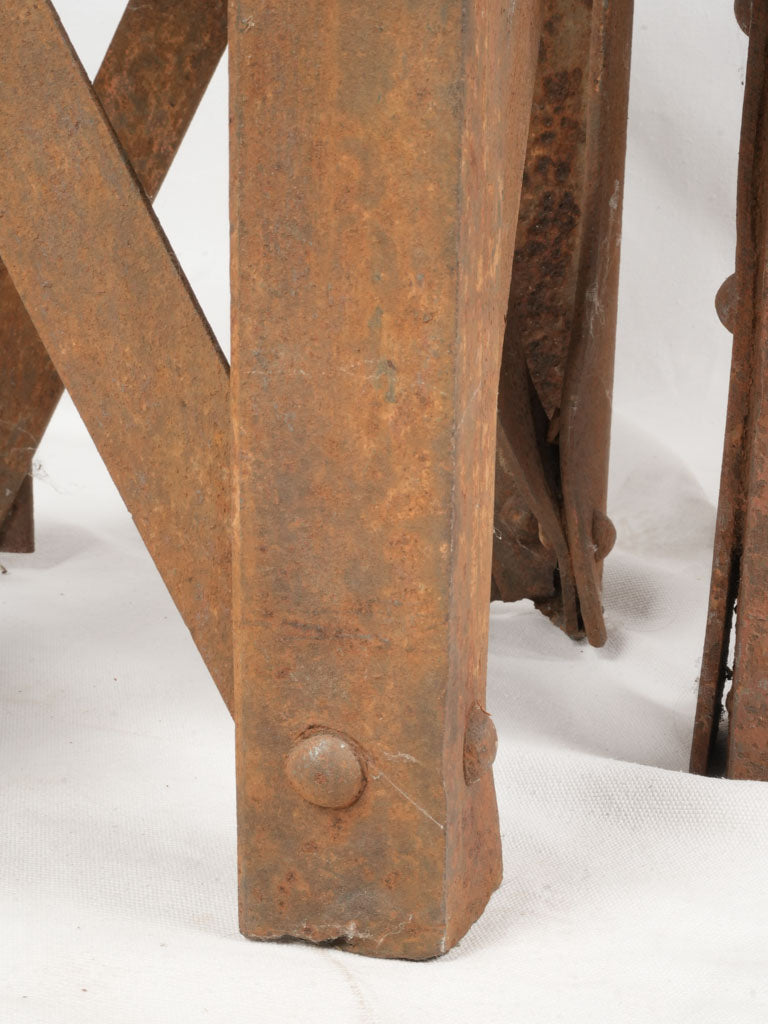Robust antique sculpture stands