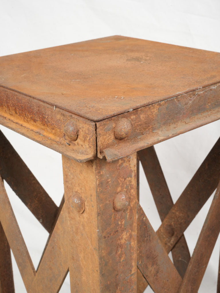 Textured metal framework bases
