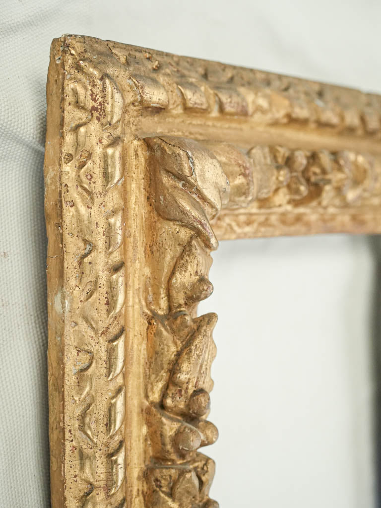 Elegant symmetrical foliate frame  
