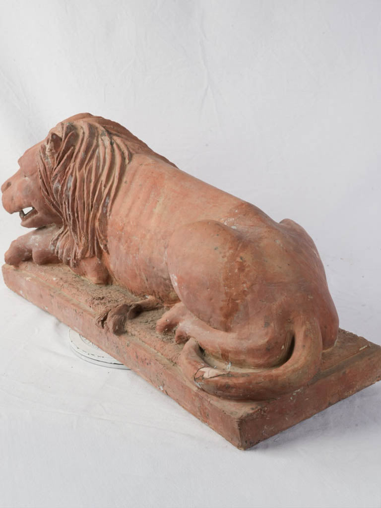 Rustic 19th-century lion guardian piece