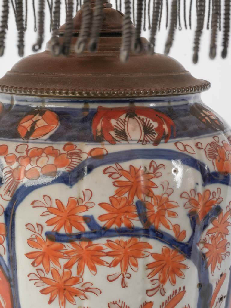 Nostalgic period charm table lamp