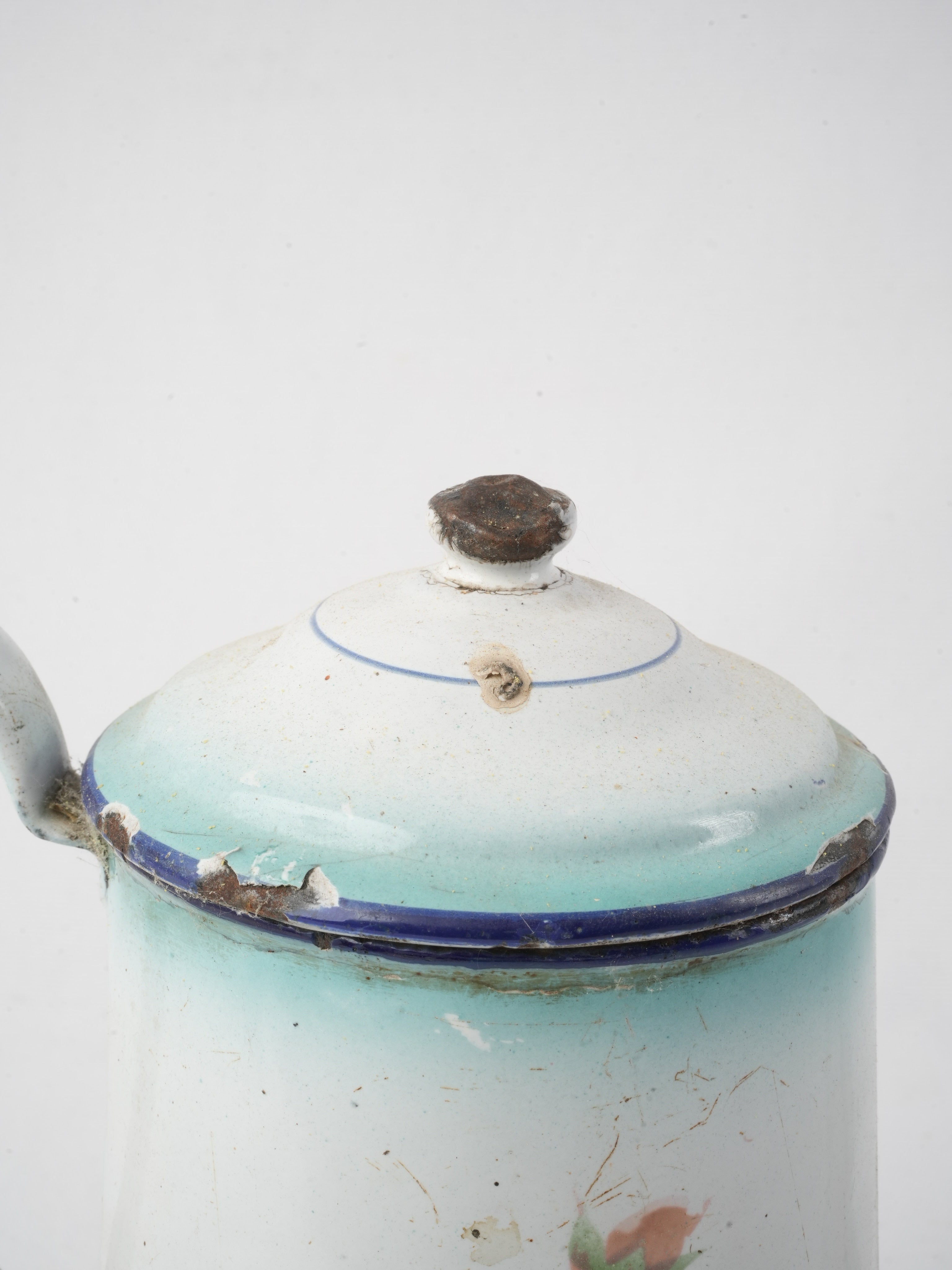 Delicate slender-spout enamel pot  