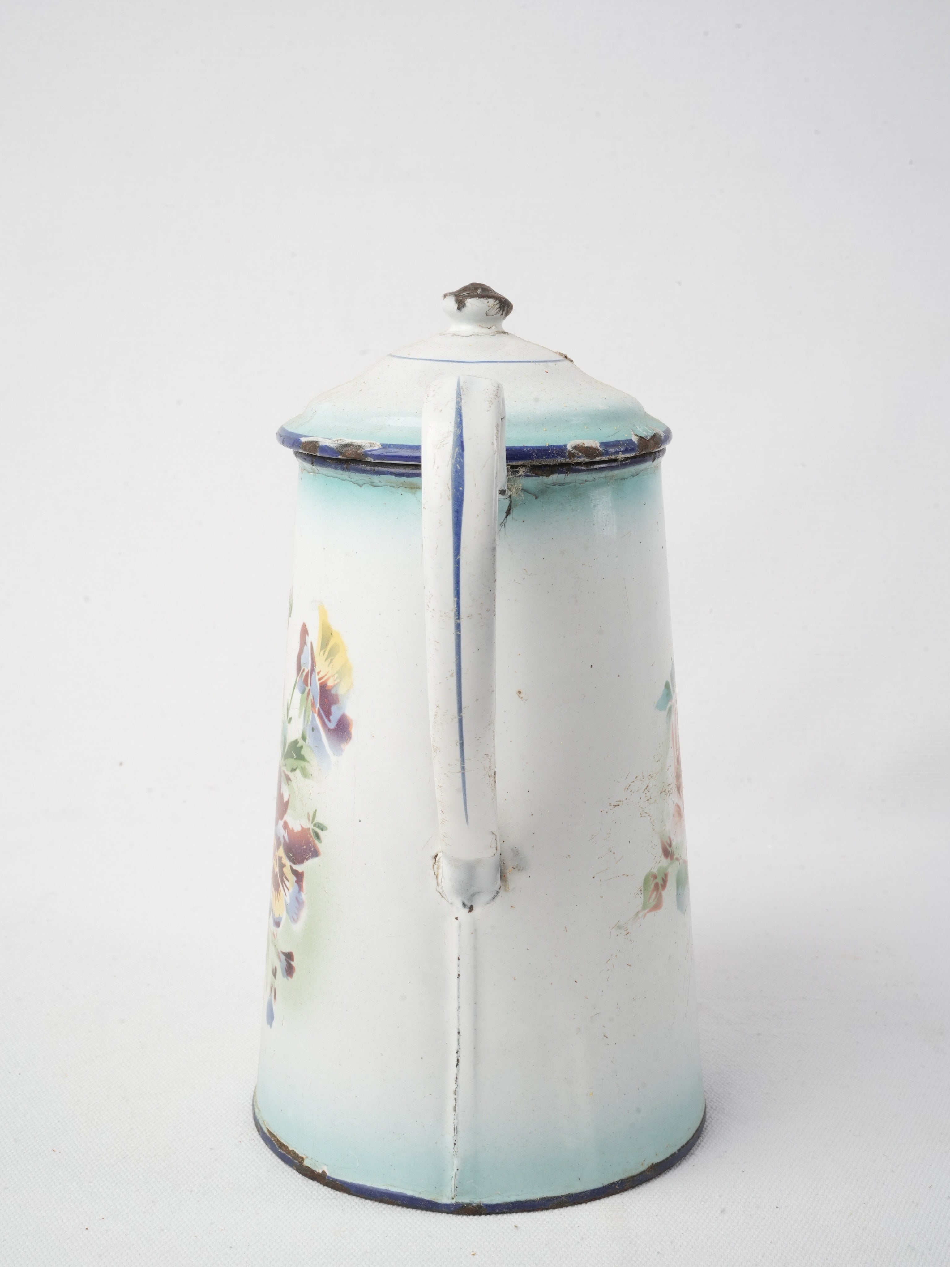 Graceful patina kitchen vessel  