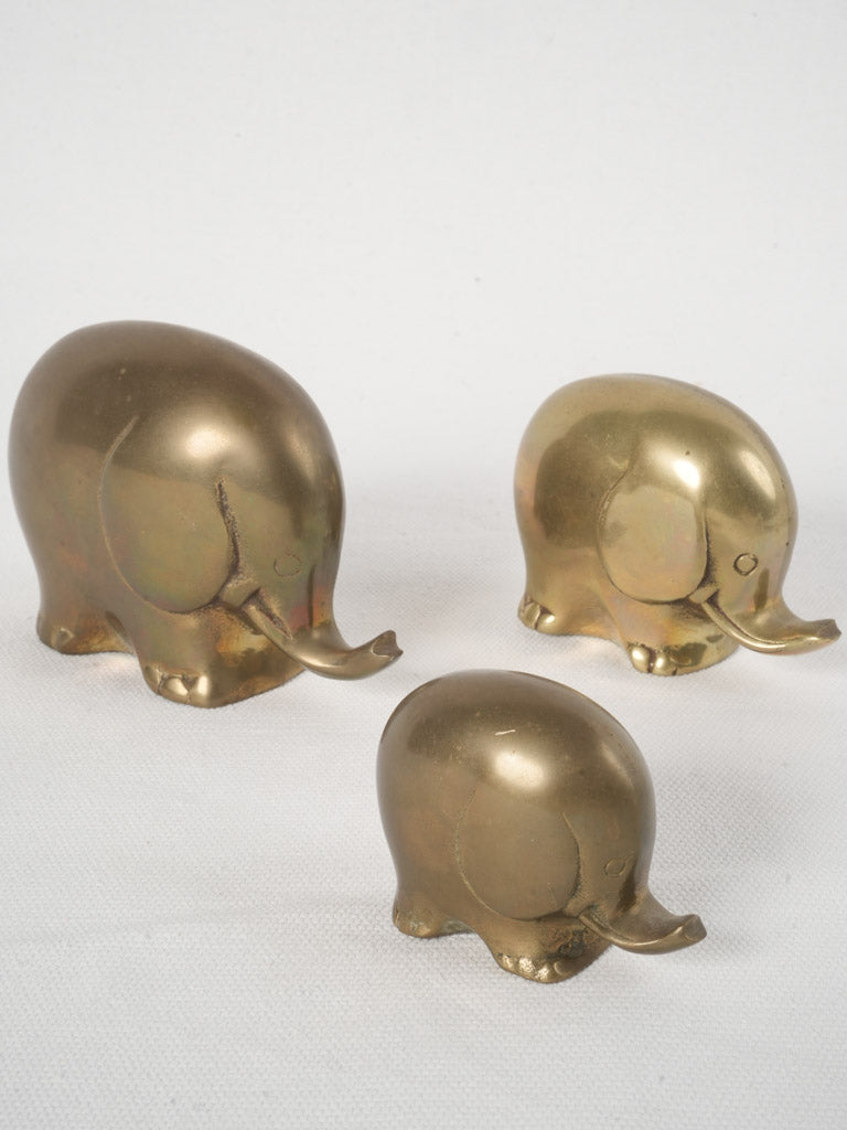 Minimalist smooth brass decorative accents