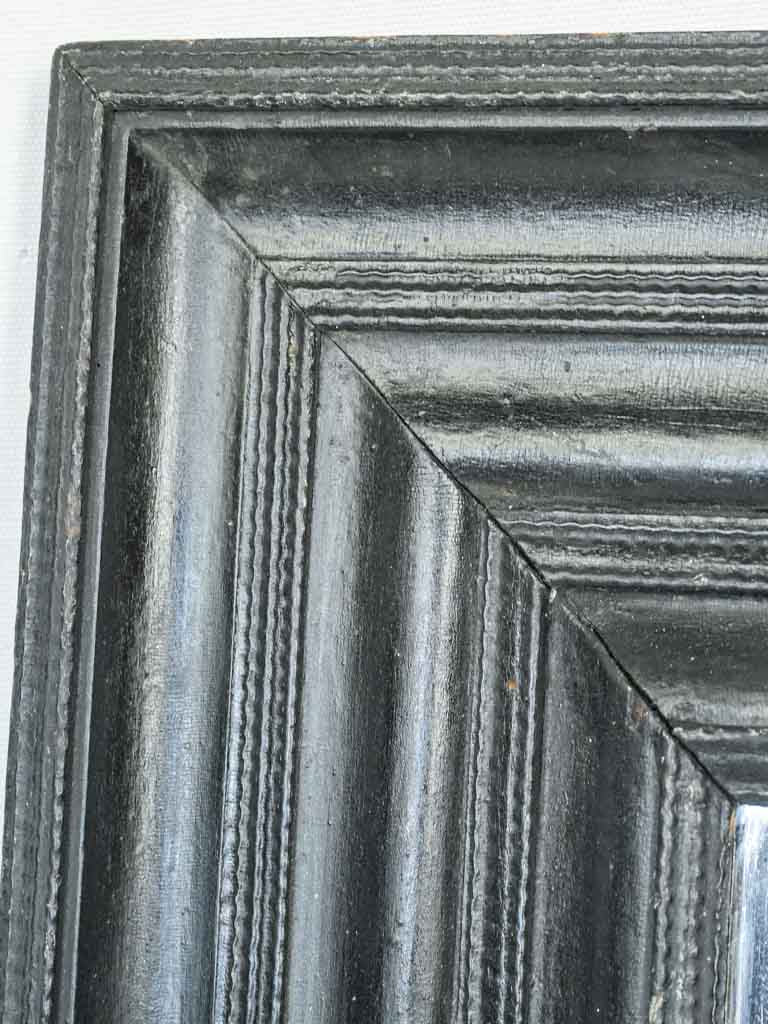 Lustrous dark finish Italian mirror