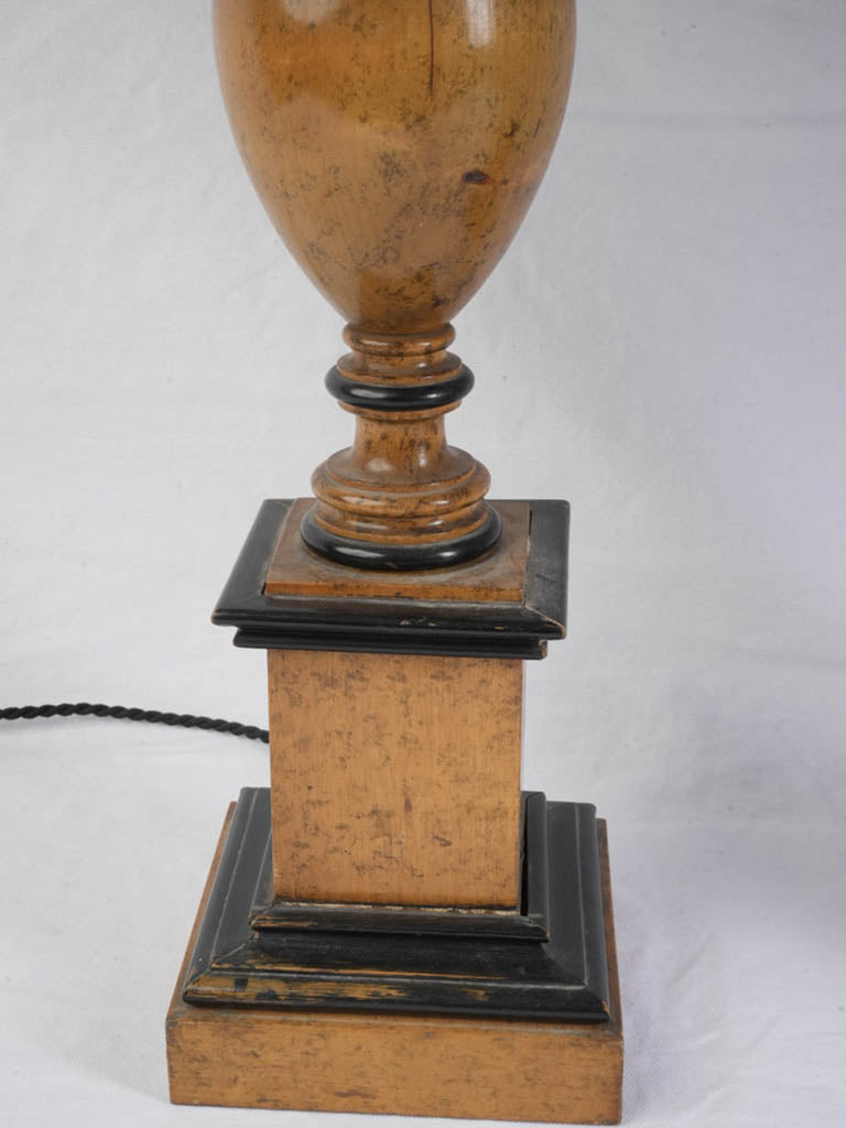 Refined neoclassical design lighting  