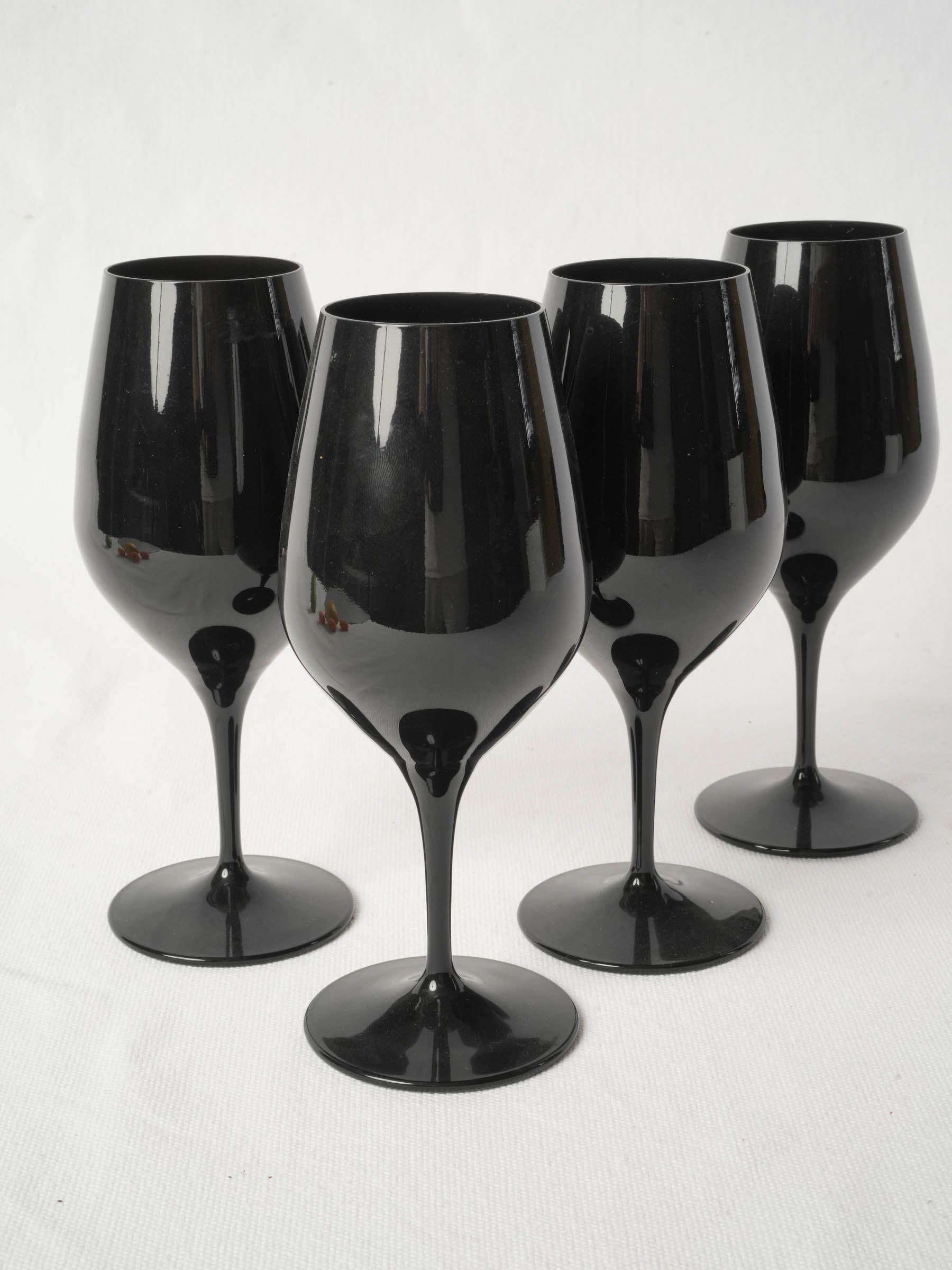 Set of Four Opaque Blue Black Wine Glasses - Blind Tasting