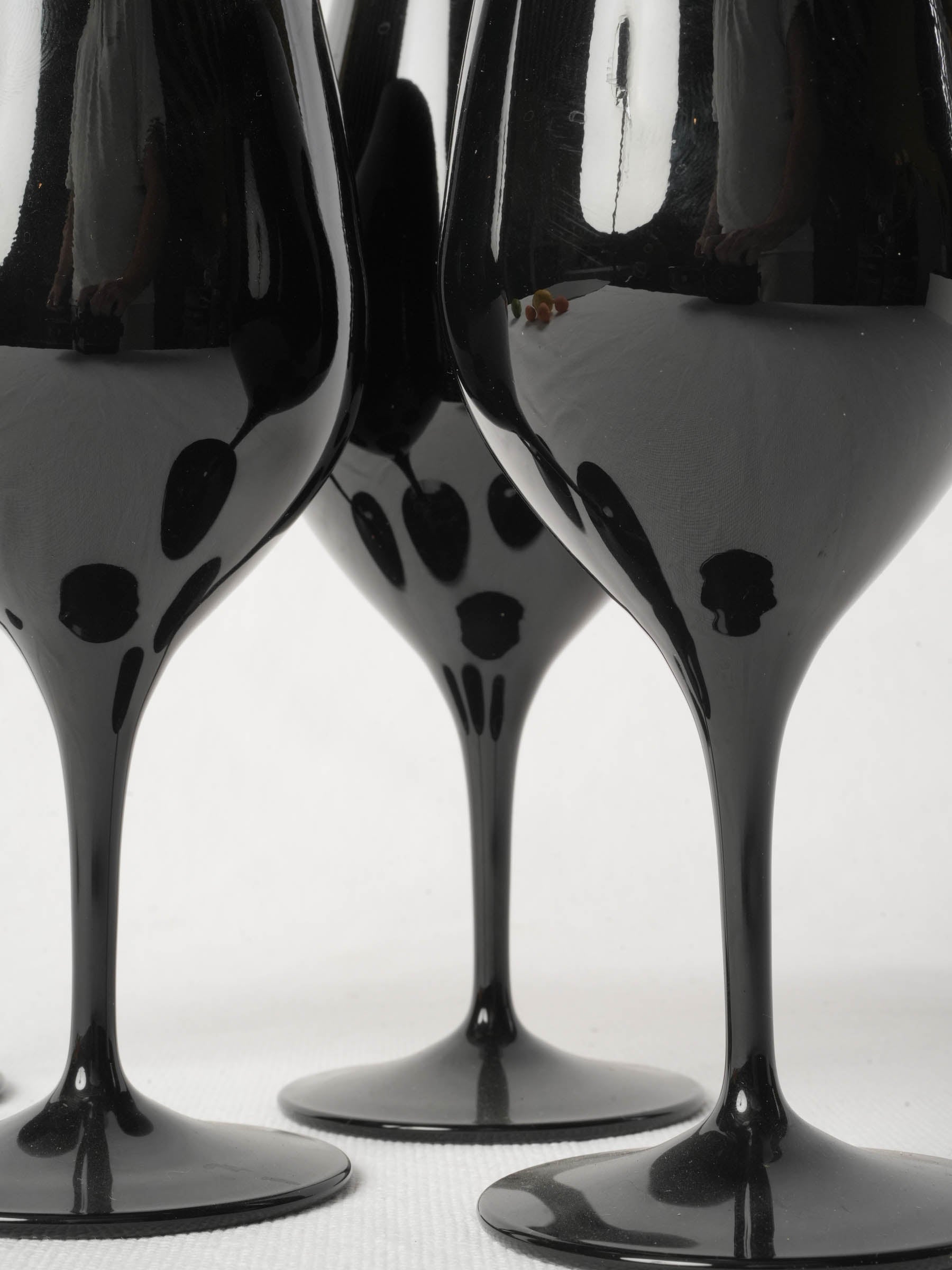Set of Four Opaque Blue Black Wine Glasses - Blind Tasting