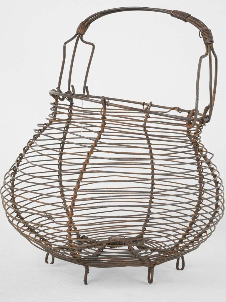Functional wirework kitchenware element