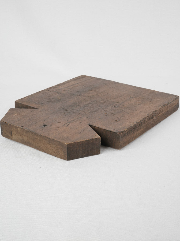 Rustic angular handle French cutting board