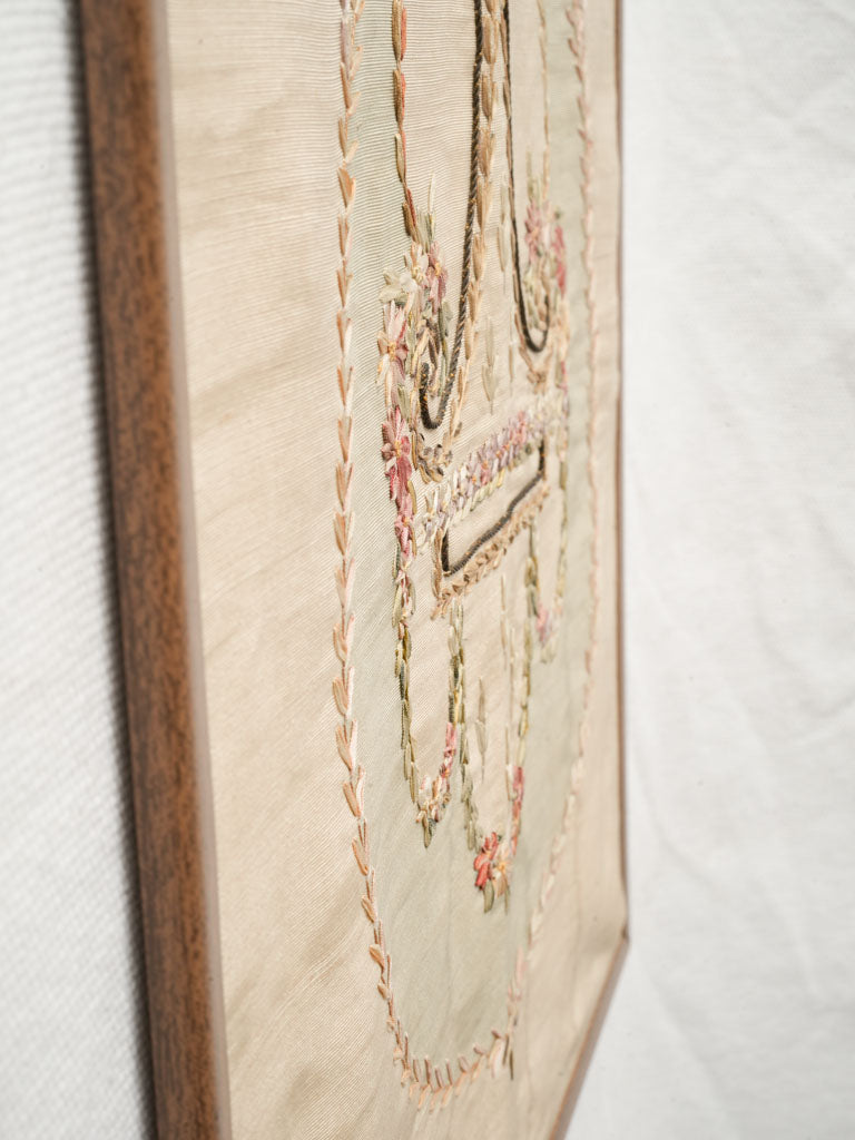 Timeless laurel wreath embroidery