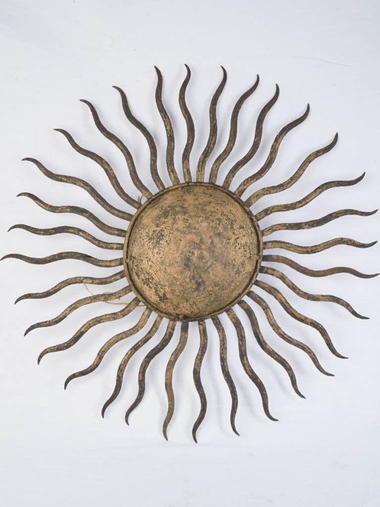 Striking gilt metal wall light