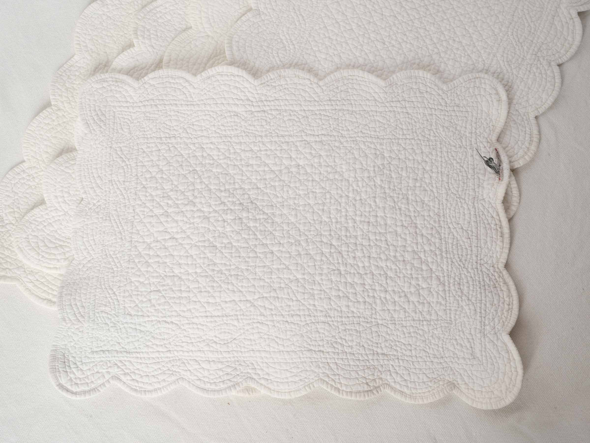 Set of 10 White Provençal Embroidered Placemats with Scalloped Edges 13¾" x 17¾"