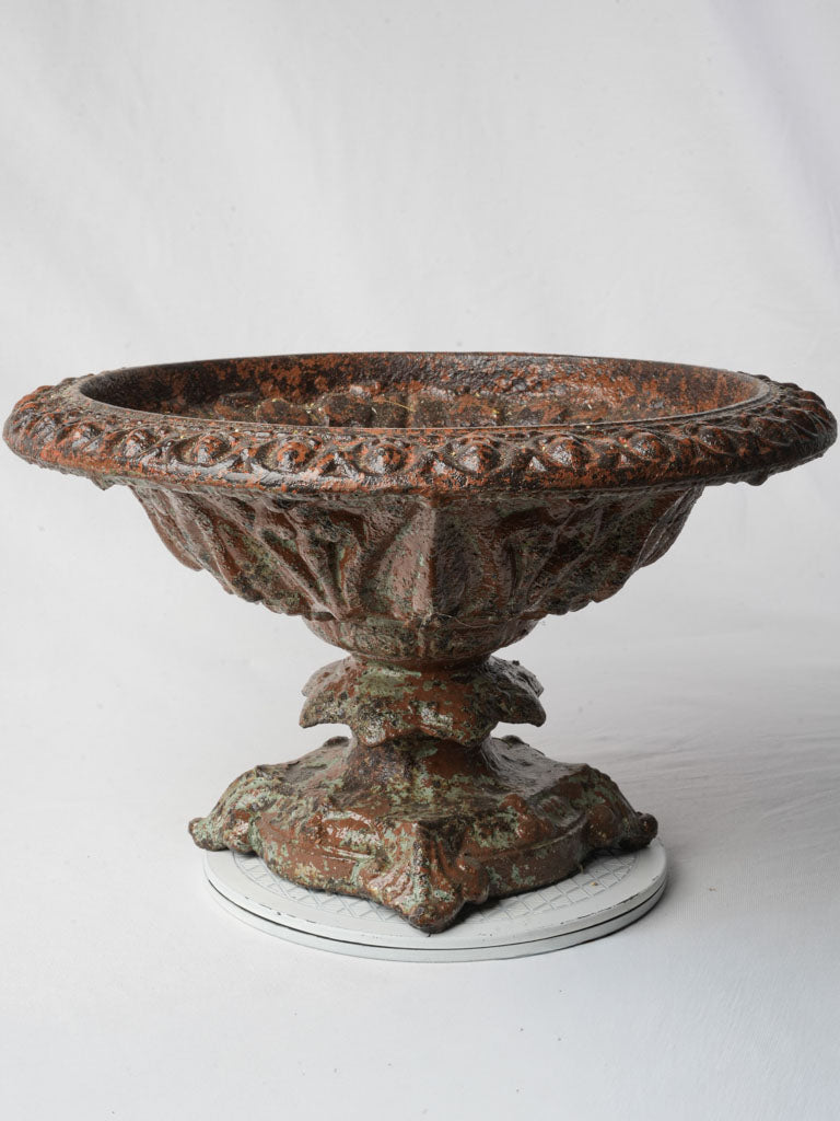 Bold egg-and-dart rim planter