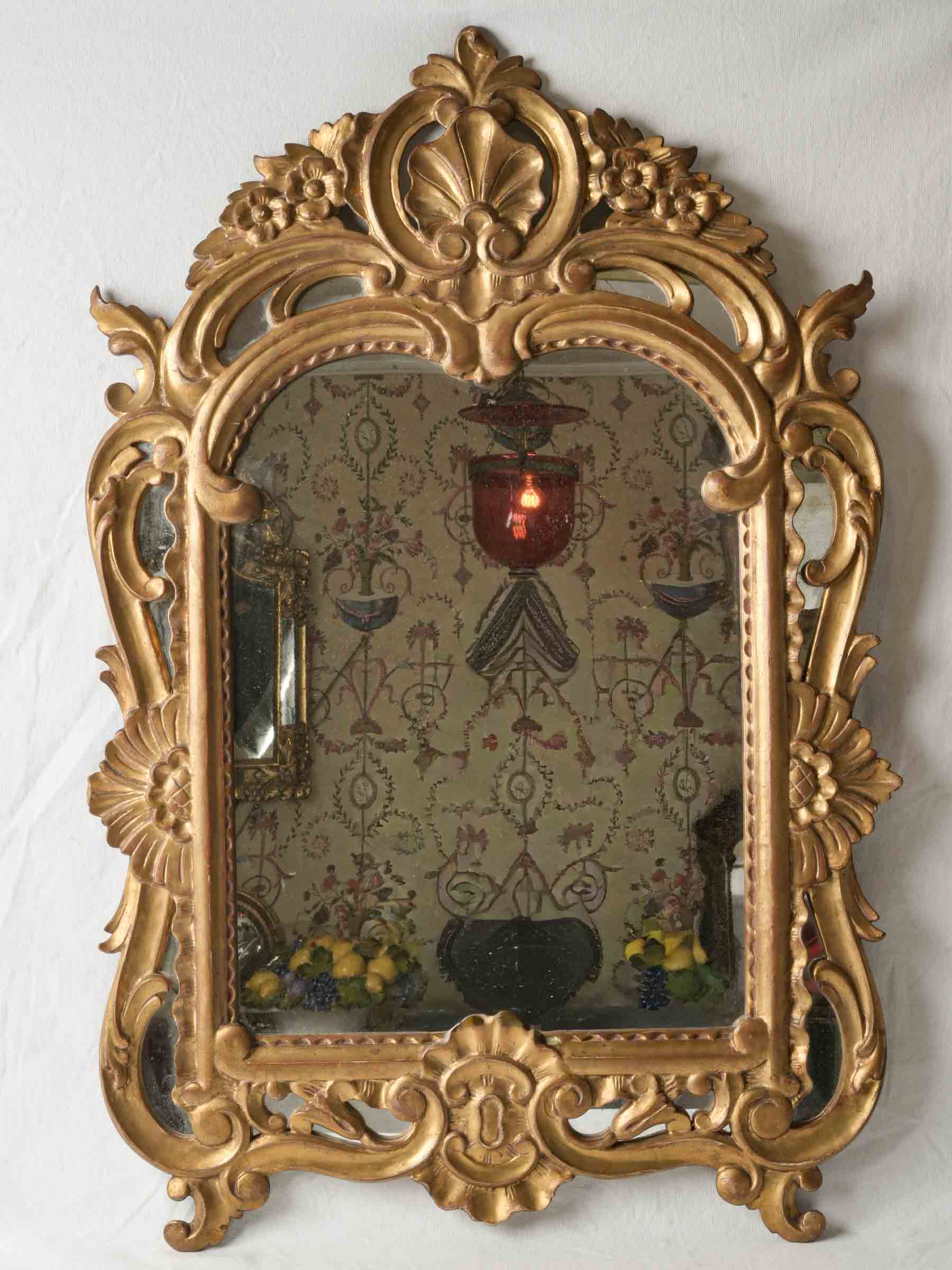 Refined proportion decorative wall mirror  