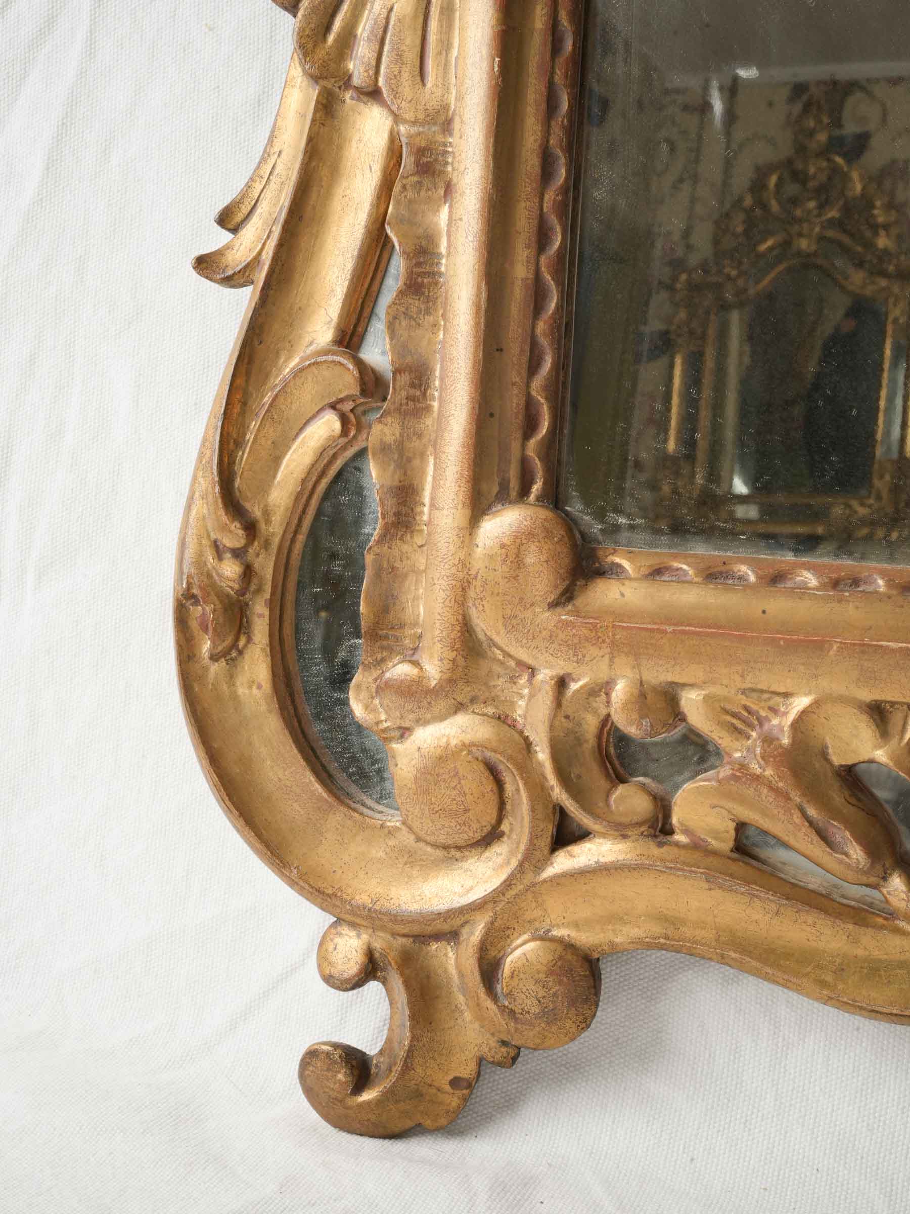 Pierced openwork luxurious mirror frame  