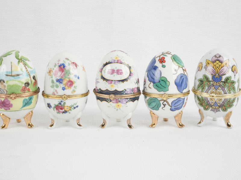 Collection of 16 porcelain hinged egg containers 4"
