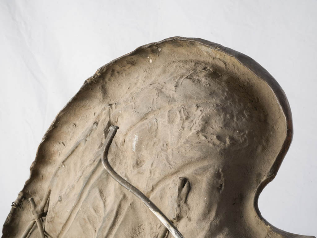 Historical gilded 17th-century eagle decor