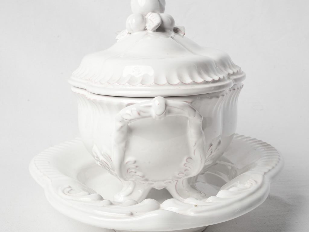 Distinctive sculpted fruit finial